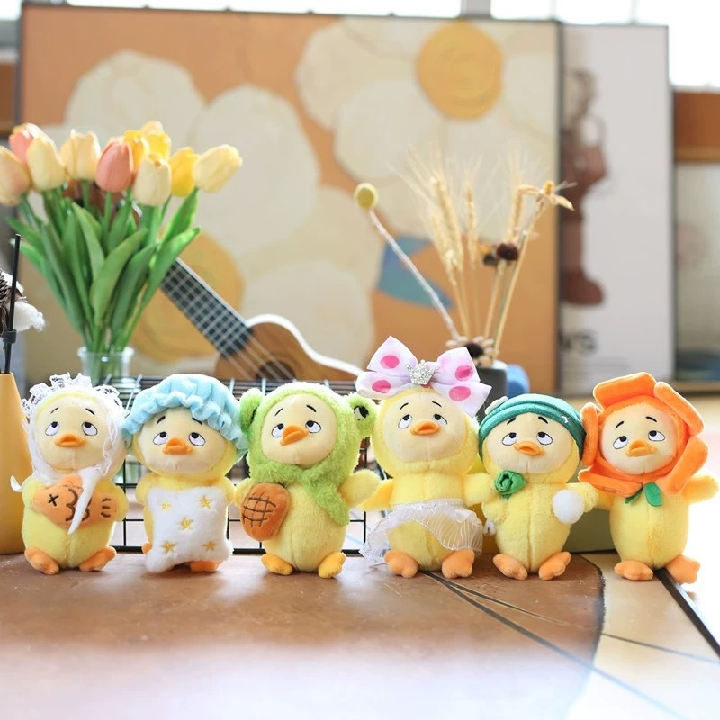 พวกกุญเเจน้องเป็ด ใส่ชุดเเฟชั่น 500 สิ้นค้ายอดฮิต พร้อมส่งสิ้นค้าอยู่ในไทย
