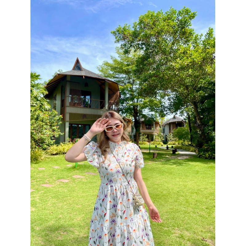 Nooch.Closet : เดรสยาวลายดอกไม้ Austin Flower Dress