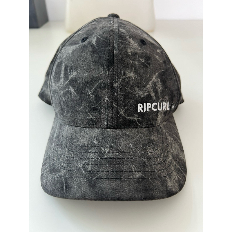หมวก ยี่ห้อ Ripcurl สีเทา-ดำ มือสอง ของแท้(ไม่มีตำหนิ สภาพสวยมาก)