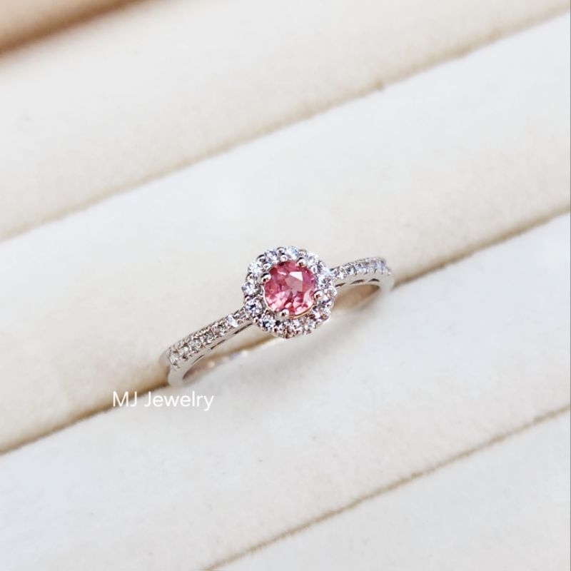 แหวนพลอยพิ้งค์แซฟไฟร์ เฉดสีพัดพาราชา Padparadscha ประดับเพทายขาว เงินแท้ 925 รับประกันคุณภาพพลอย