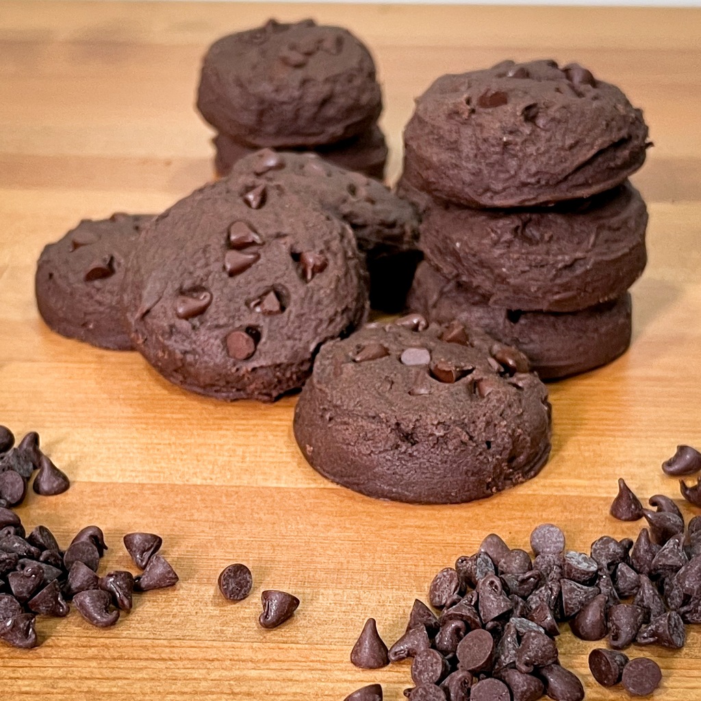 คุกกี้ดับเบิลช็อกโกแลตชิพ เนื้อคุกกี้เนยแท้ผสมช็อกโกแลต doublechocolate chip cookie