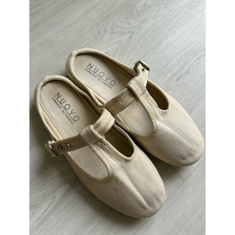 รองเท้ามือสองแมรี่เจน NUOVO สีครีม