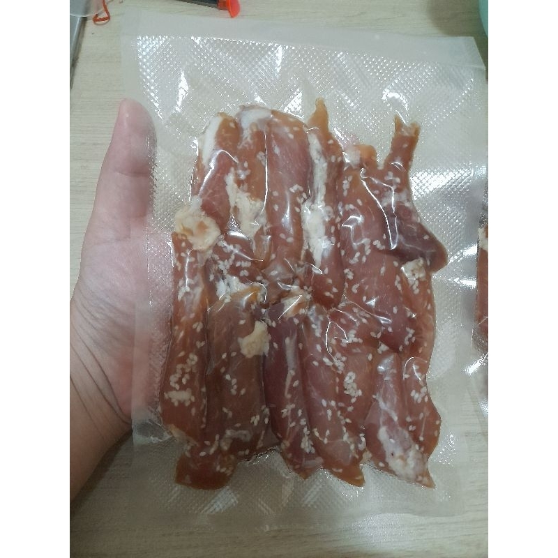 หมูแดดเดียวเนื้อสันคอและสะโพก