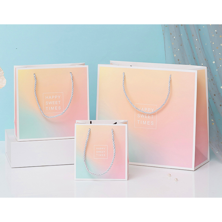 ถุงกระดาษ หูหิ้วเชือก สีพาสเทล ไล่ระดับสี ใส่ของรับไหว้ (พร้อมส่ง)