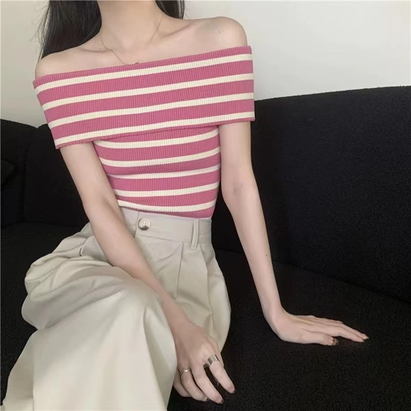 พร้อมส่งในไทย**เสื้อเปิดไหล่ พับครึ่งบน ผ้าไหมพรมยืด ผ้านิ่ม Y113