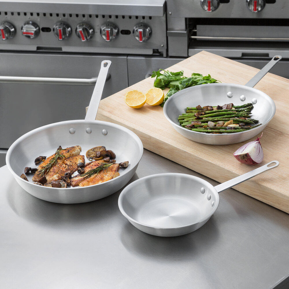 Delta Fry Pan Aluminium กระทะอลูมิเนียม กระทะทอด ผลิตจากอลูมิเนียมคุณภาพดี แข็งแรง ทนทาน