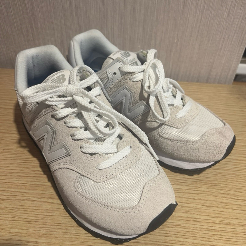รองเท้า - Classic New Balance 574 (23.5cm)