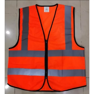 เสื้อกั๊กสะท้อนแสงมีรูตาข่ายเพื่อให้สวมใส่สบายและระบายอากาศได้ดี