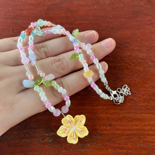 (พร้อมส่ง) M สร้อยคอลูกปัด จี้ดอกชบา 🌸 handmade
