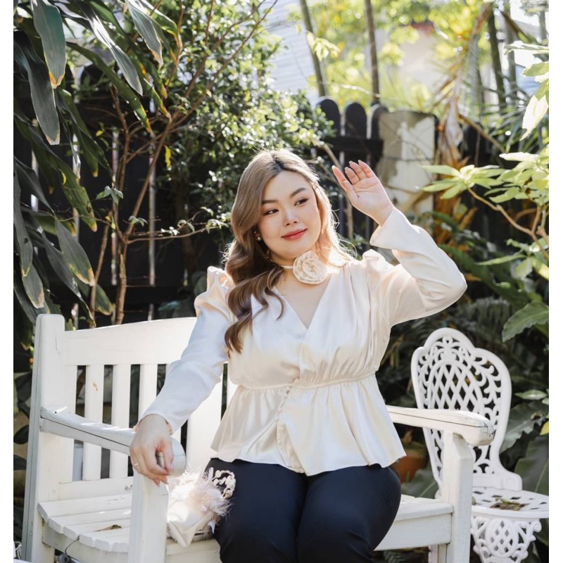 BBWshopเสื้อสีขาวครีมเซล