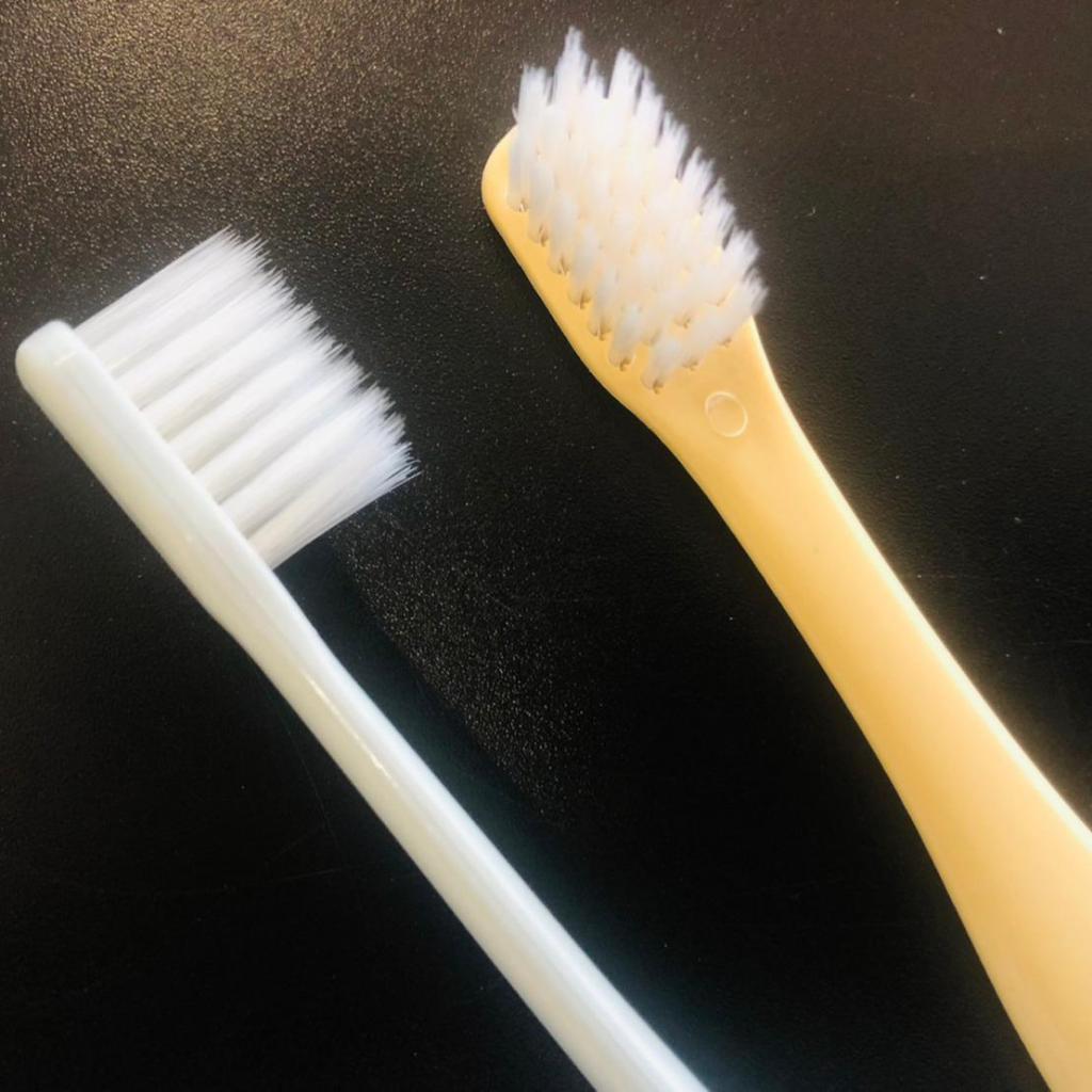 (ยกโหล 12 ชิ้น) No.609   แปรงสีฟัน ขนแปรงนุ่ม พร้อมด้ามแปรงจับโค้งมน ใช้งานง่าย แปรงแล้วไม่เจ็บเหงือก ทำความสะอาดดี - รูปที่ 2