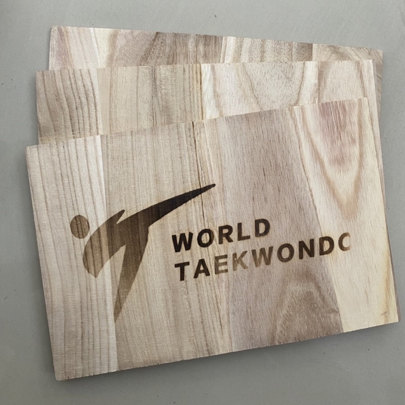 แผ่นไม้ ไม้เตะเทควันโด้ ใช้สำหรับฝึกซ้อมเตะเทควันโด