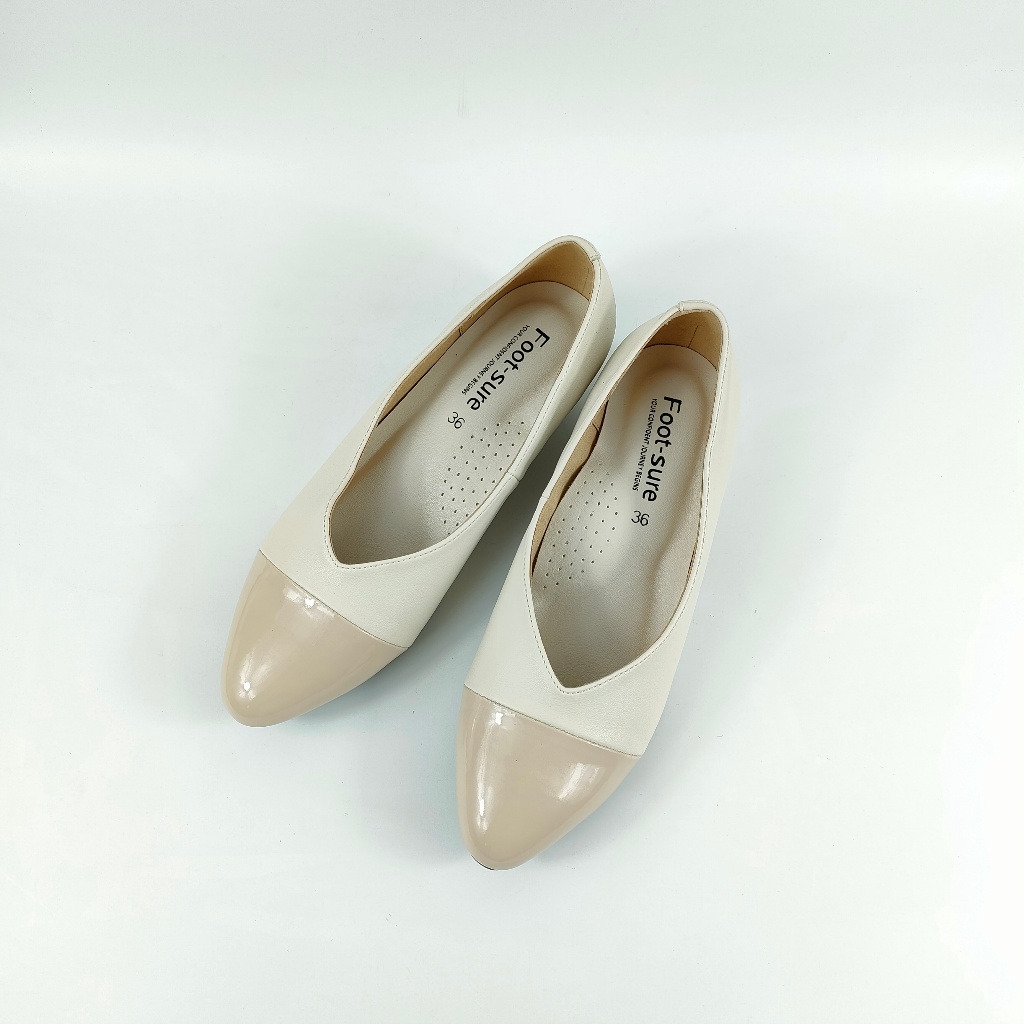 FOOTSURE รองเท้าคัทชู รุ่น NARA P ด้วยวัสดุเกรดพรีเมื่ยม สวมใส่ นุ่มสบายเท้า สามารถยืน และเดินได้ทั้งวัน