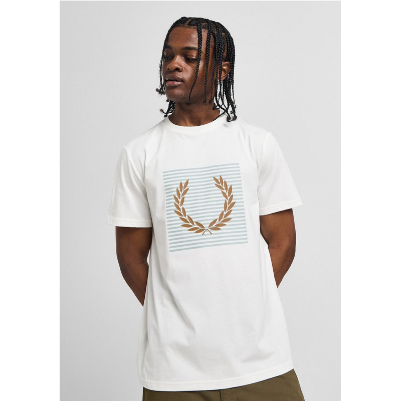 Fred Perry Laurel Graphic T-Shirt in White