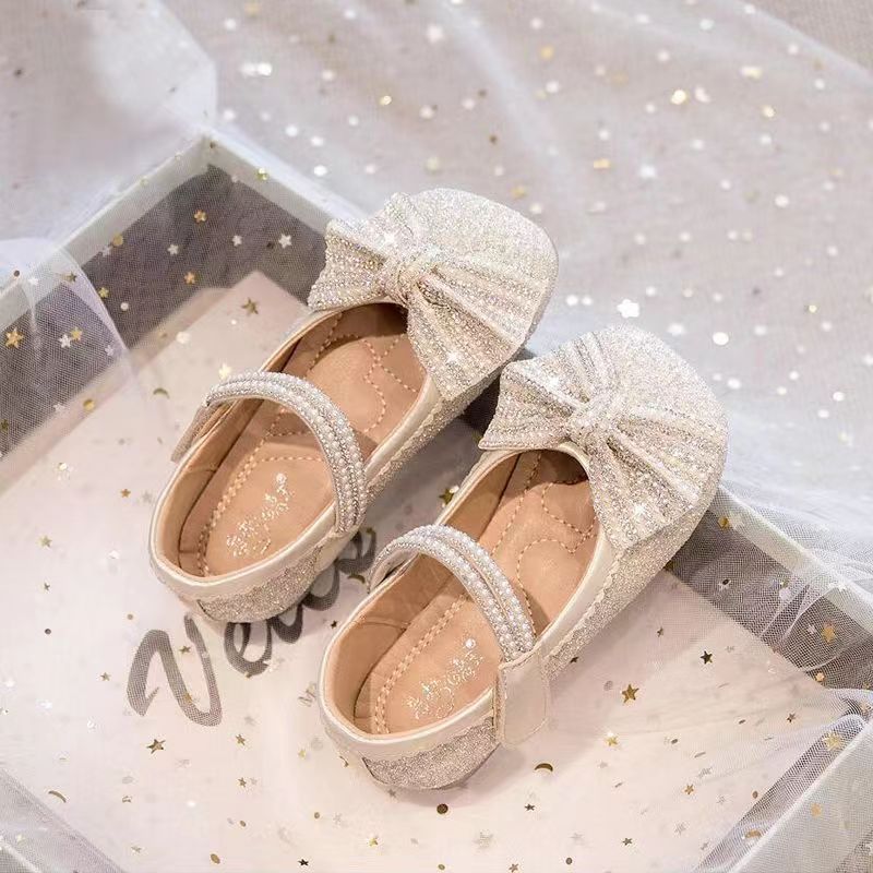 【สินค้าพร้อมส่ง】รองเท้าหนัง ประดับคริสตัล ขนาดเล็ก สไตล์เจ้าหญิง แฟชั่นฤดูใบไม้ผลิ และฤดูใบไม้ร่วง สําหรับเด็กผู้หญิง