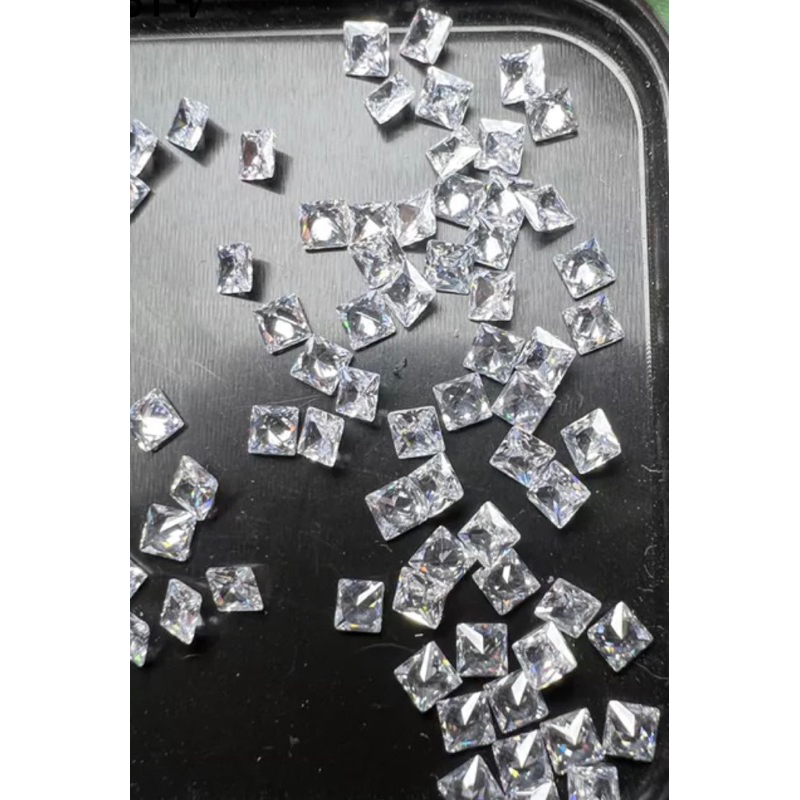 เพชร CZ รัสเซีย  2x2 มม ( 10 เม็ด) BRILLIANT WHITE DIAMOND พลอย CUBIC ZIRCONIA CZ SQUARE SHAPE 2x2  MM ( 10 PCS)