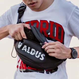 VALDUS กระเป๋าคาดอก รุ่น CLASSIC LEATHER BAG