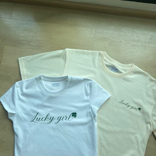 Resign.studio เสื้อยืด Crop & Oversize - Lucky girl