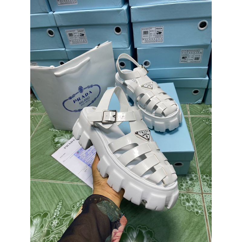 รองเท้าแตะ🎉แบบรัดส้น Pr*da งานHi end 1:1 (size36-40)แถมกล่อง