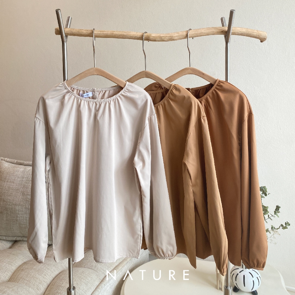 ลด 𝟲𝟬.-พิมพ์ NTBCTT nature.bkk - TPN7129 เสื้อเบลาส์ดาโก้ Dago Blouses