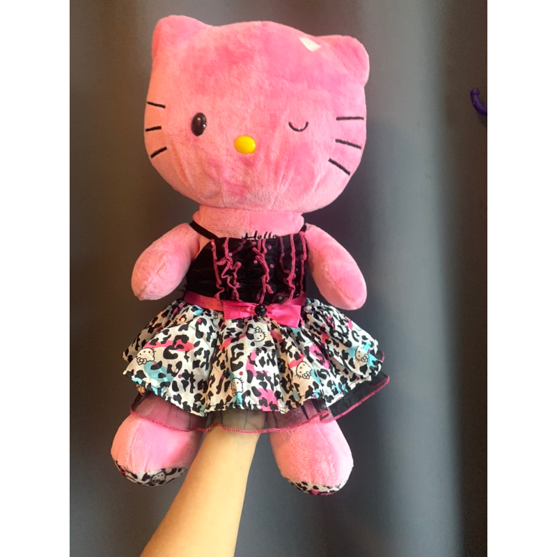 ตุ๊กตาคิตตี้บิ้วอะแบร์ ผิวสีขมพู Kitty Build a bear ชุดหวานๆ ขนาดประมาณ18นิ้ว มีป้ายที่ตัวและที่ชุด 