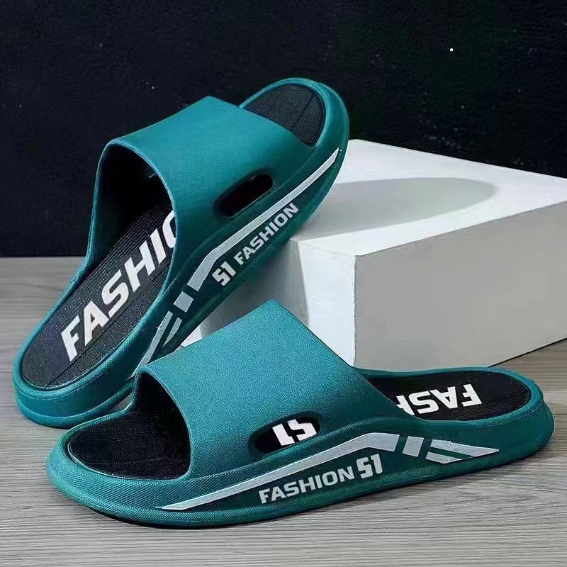 รองเท้าแตะกันลื่นพื้นหนาสำหรับผู้ชายเทรนด์แฟชั่นฤดูร้อนใหม่รองเท้าแตะกันลื่นสบาย ๆ อเนกประสงค์