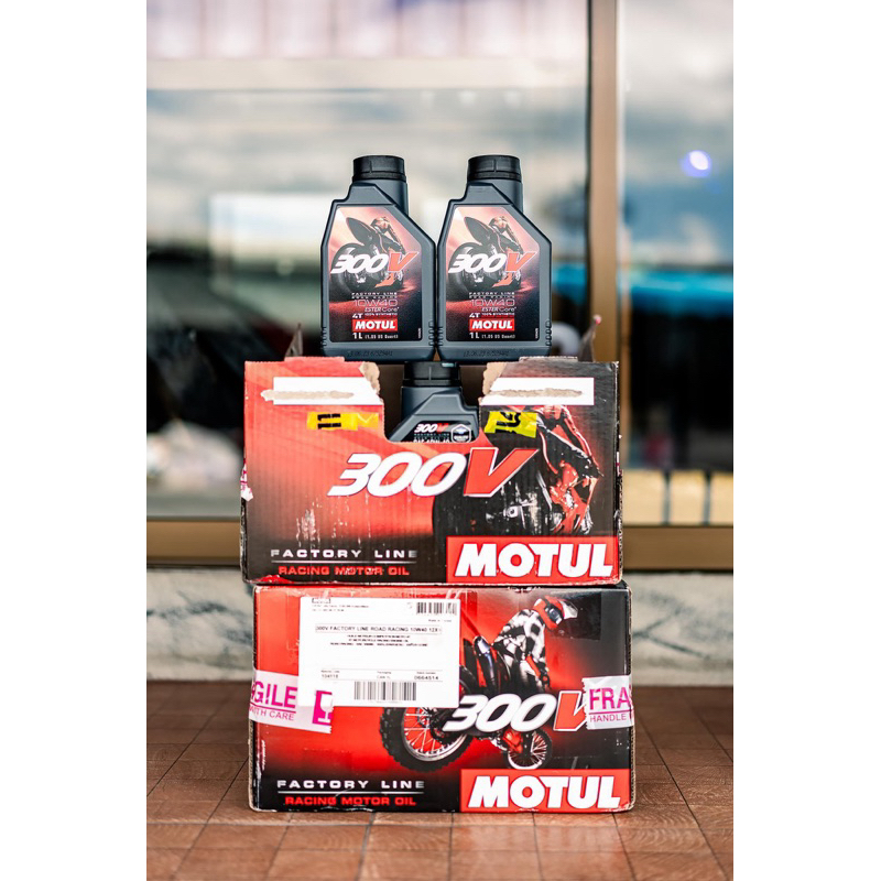 น้ำมันเครื่องโมตุล 300v 10w40