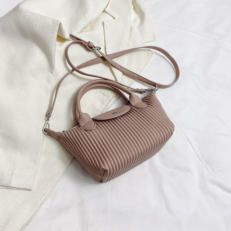 กระเป๋ารุ่น Mini Nanny bag ใบเล็ก มีสายสะพายยาว