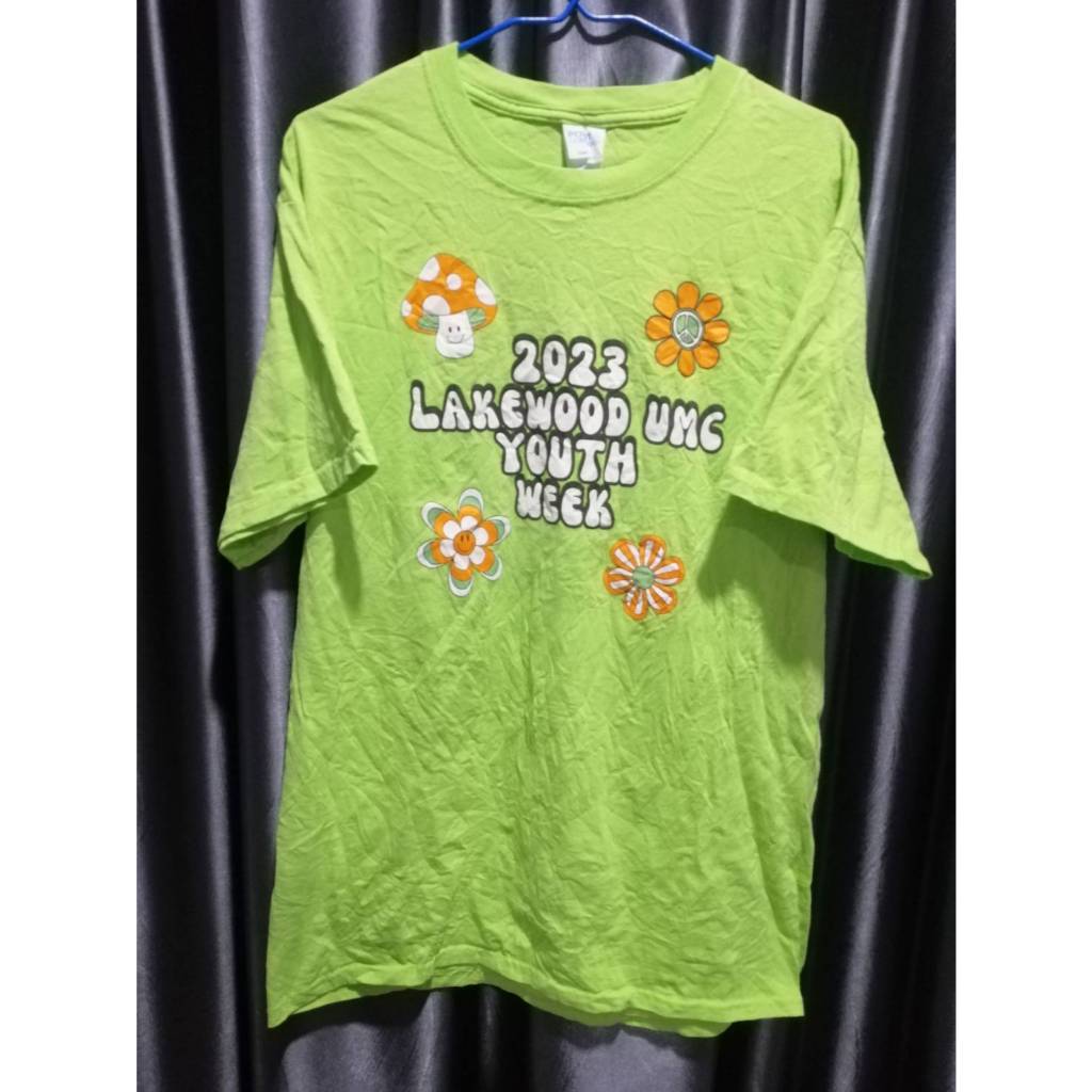 เสื้อวินเทจ สีเขียว ลาย 2023LAKEWOOD UMC YOUTH WEEK ขนาดรอบอก38นิ้ว ยาว28.50นิ้ว