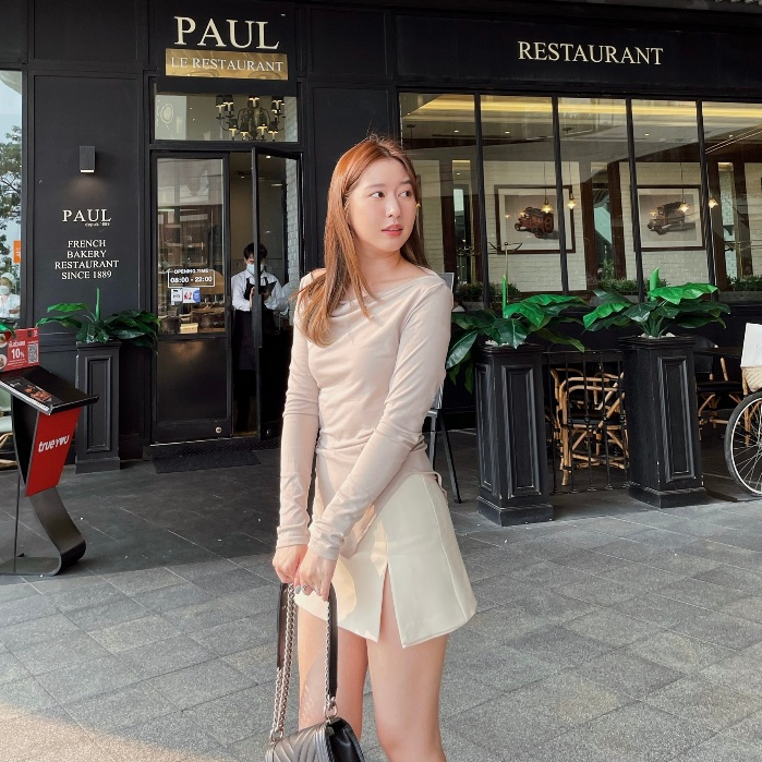 Dressupcorner เสื้อแขนยาวถ่วงคอ DCN01110