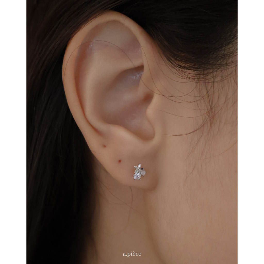 A.piece จิวแสตนเลส [surgical steel] Delicate flower piercing (ราคาต่อข้าง)