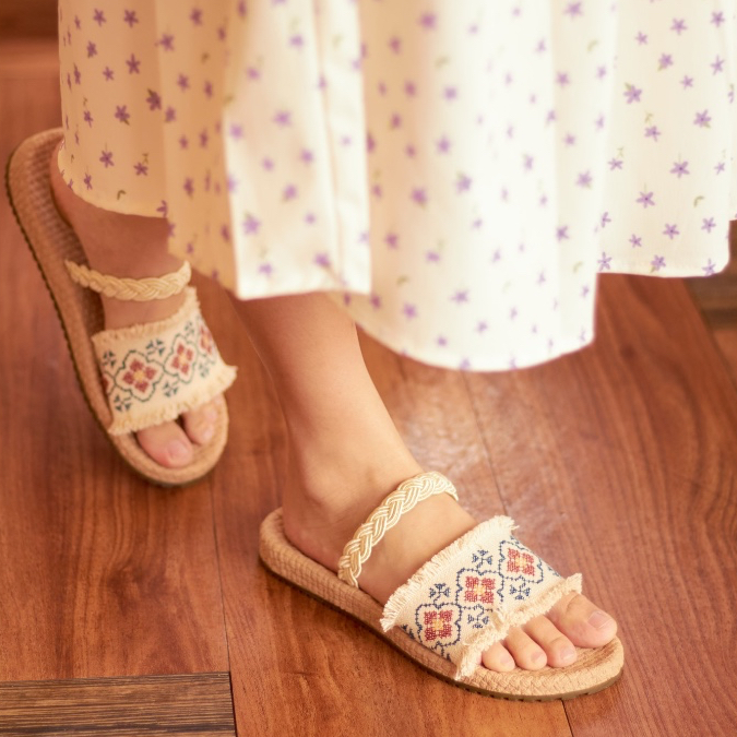 Vpada_sandals_VP-E19 Embroidery Collection รองเท้าแตะชายหาดแบน รองเท้าแตะแฟชั่น