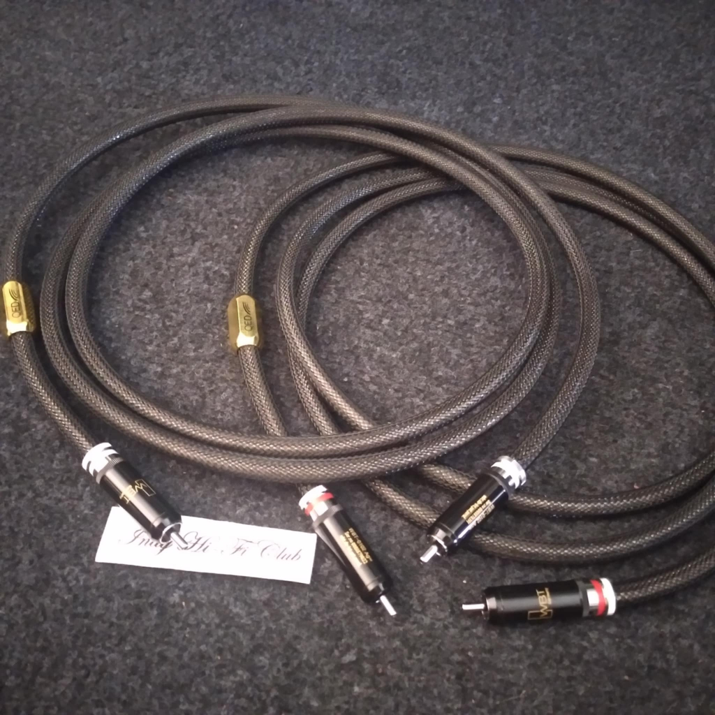 สายสัญญาณ RCA QED Signature Series   รุ่นท็อปพร้อมใช้งาน ราคาต่อ 2 เส้น สามารถเลือกความยาวได้