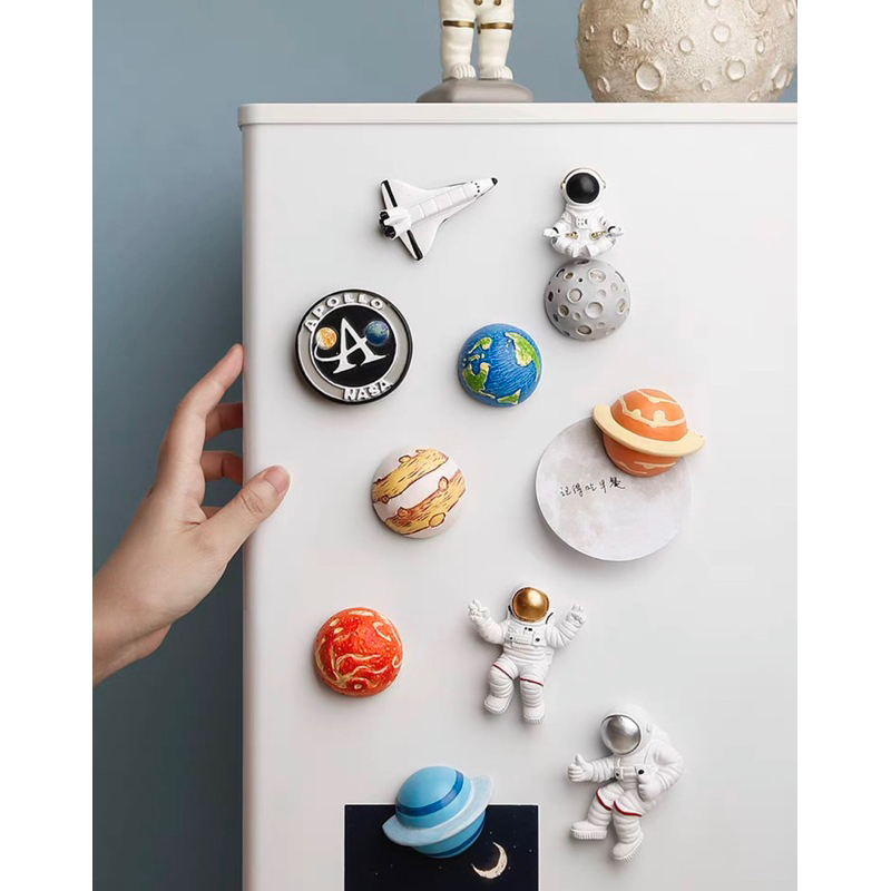 Littlehome (พร้อมส่ง) : แม่เหล็กติดตู้เย็น ลายอวกาศ