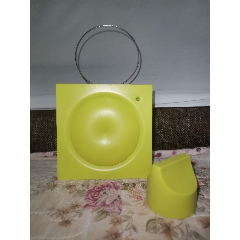 Lexon LA 50 Plug In FM Radio in Green วิทยุ​ FM