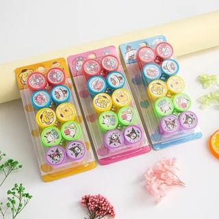 ชุดแสตมป์การ์ด Sanrio, เหรียญเด็กน่ารัก, แสตมป์การ์ตูนสําหรับเด็ก, ของขวัญเครื่องเขียนโบรชัวร์