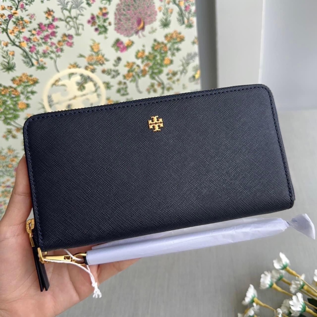 Tory Burch Emerson Zip Continental Wristlet Wallet  กระเป๋าสตางค์ผู้หญิง หนังซาเฟียโน แบบซิปรอบ มีสา