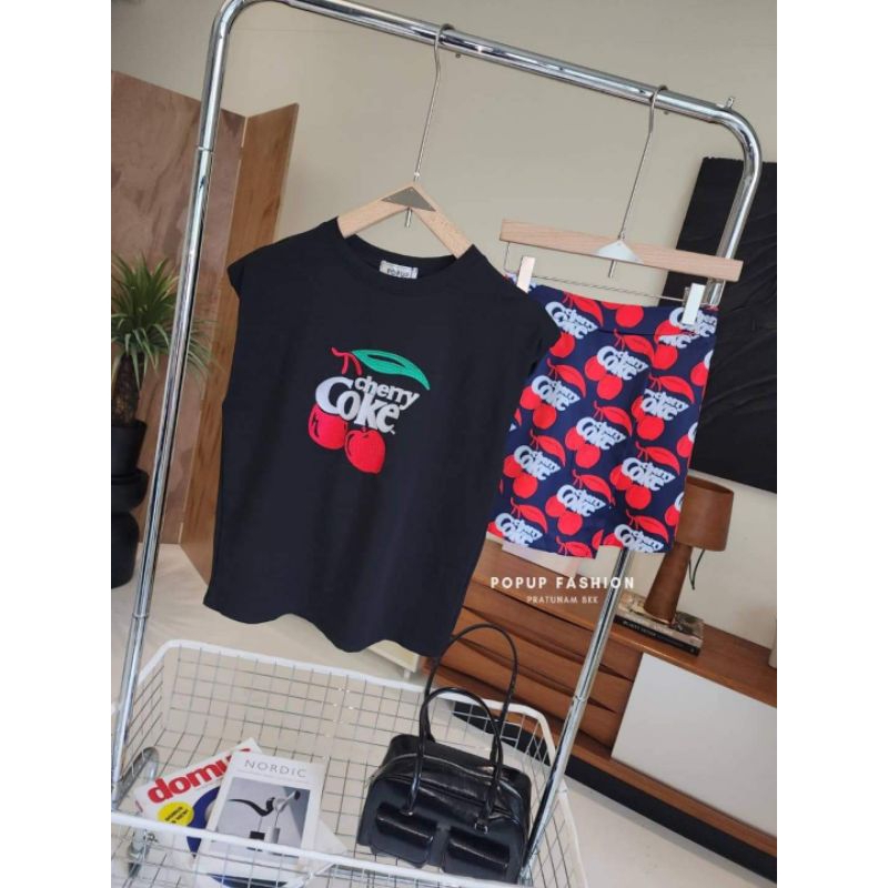 เซตเสื้อและกระโปรงปักลายเชอรี่สุดเก๋