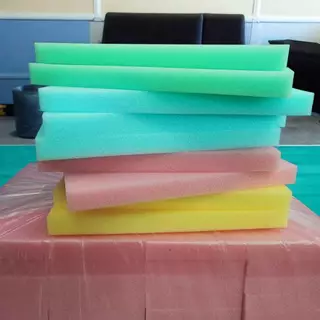 ฟองน้ำฉาบปูนเนื้อฟองน้ำละเอียด ซึมซับน้ำได้ดี ตัวฟองน้ำเหมาะสำหรับงานประเภทก่อสร้าง งานฉาบปูน ขจัดคราบ