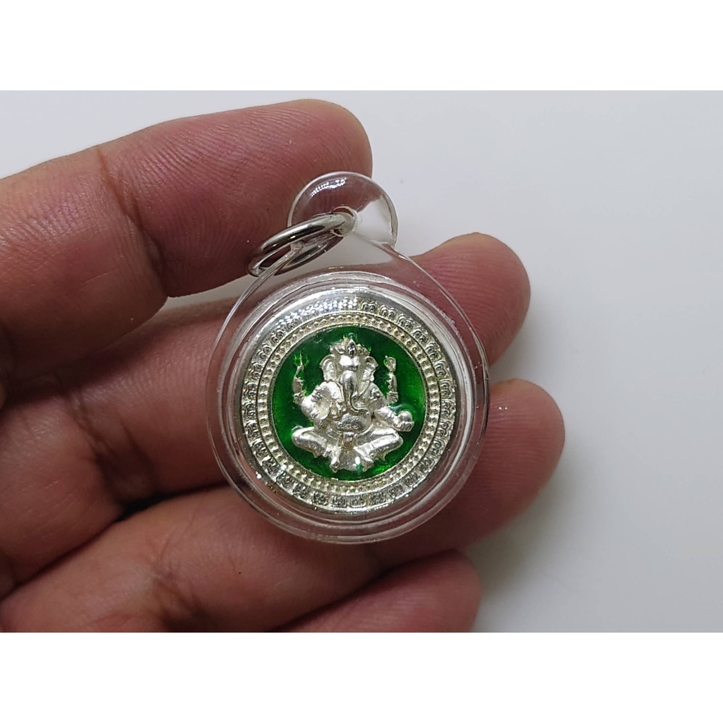 พระพิฆเนศ มหาเทพแห่งความสำเร็จ แท้💯% เนื้อเงิน ลงยาเขียว พิมพ์เล็ก รุ่นเบญจมงคล ครบ 50 ปี ททบ 5 ปี2551 เลี่ยมพร้อมใช้