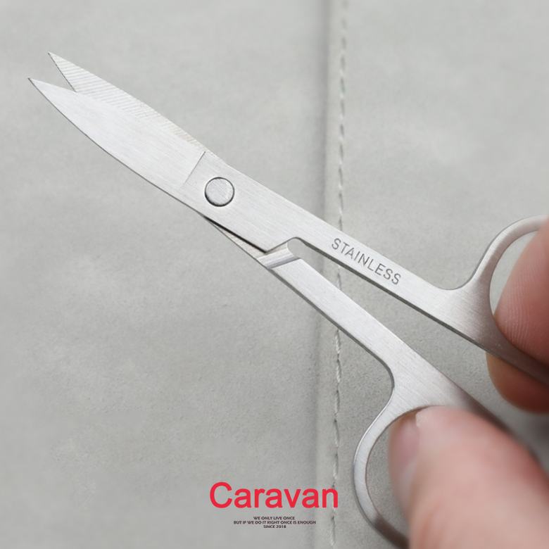 Caravan crew Eyebrow scissors กรรไกรจัดแต่งทรงคิ้ว เล็มขนคิ้ว ขนาดกะทัดรัด จัดเก็บง่าย ดีไซน์มินิมอล