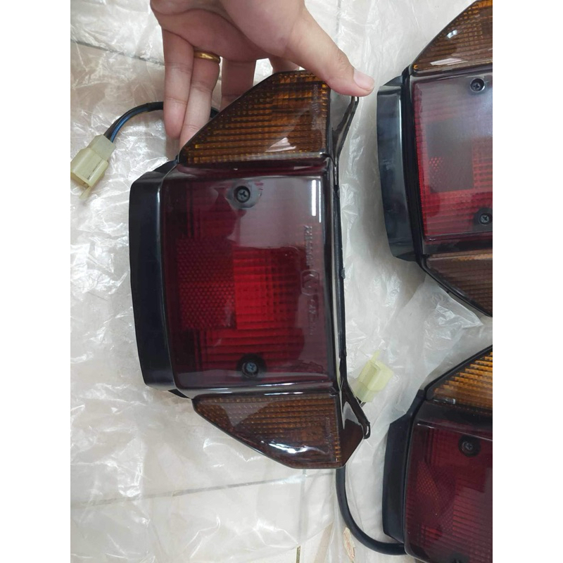 ชุดไฟท้าย รุ่น TZR VR RXZ ท้ายเป็ด แท้ศูนย์