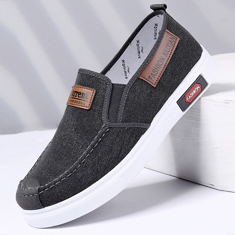 GFShop ราคาถูก รองเท้าผู้ชาย สลิปออนแบบสวม ใส่สบายมาก น้ำหนักเบา ใส่แล้วไม่หนักเท้า ใส่ได้ทุกโอกาส ไม่กดสั่งคือพลาดมากกก