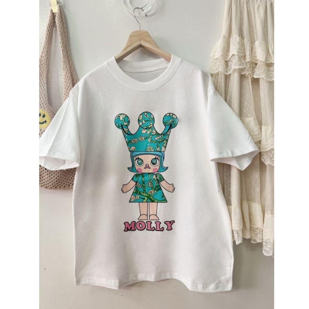 TeeTwoOne ฮิต เสื้อยืดการ์ตูน MOLLY-D พิมพ์ลาย ไม่ต้องรีด สไตล์เกาหลี เสื้อยืด oversize ผู้ชายและผู้หญิง S-4XL