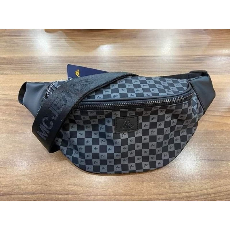 [ฮิต] กระเป๋าสะพายคาดอก ลาย monogram จาก Mc Jeans แท้100%✅ พร้อมส่ง