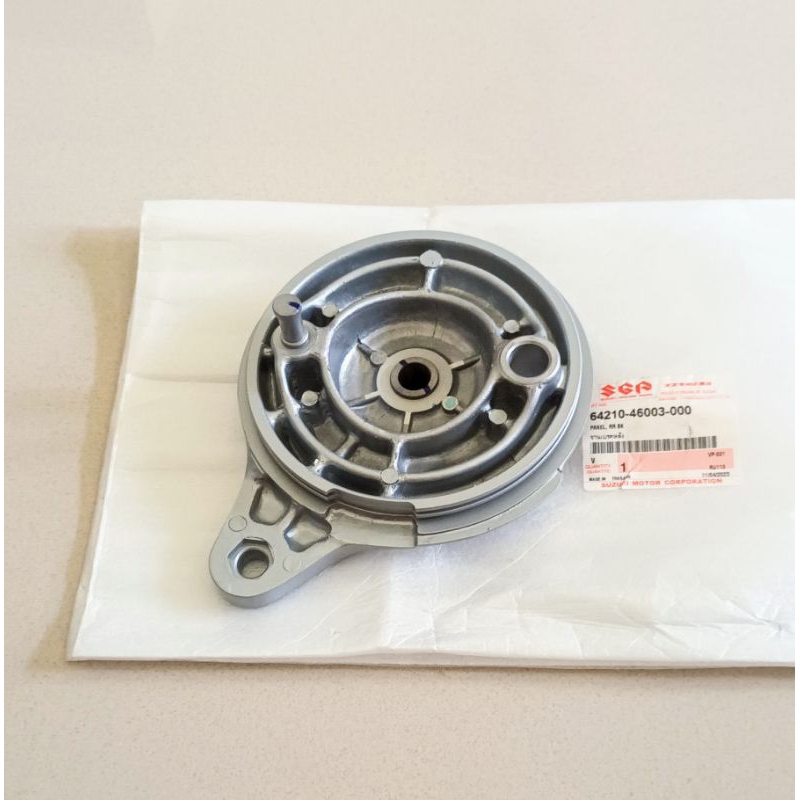 จานเบรคหลัง / ฝาครอบดุมหลัง SUZUKI RC100 RC110 คริสตัล แท้ศูนย์ (64210-46003-000) ราคา ถูกที่สุด ดีลบีเคเค แกลเลอรีภาพที่ 3