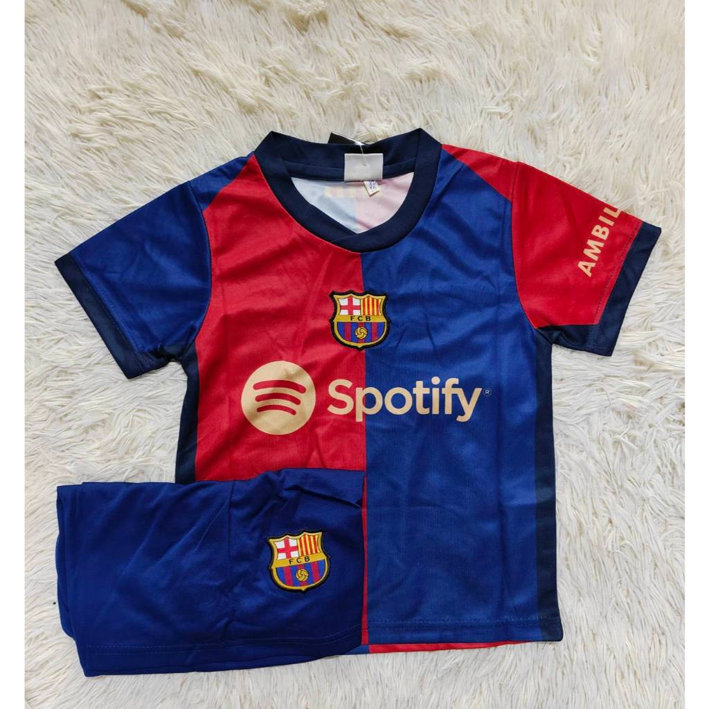 ชุดกีฬาเด็ก ทีมBarcelona สกรีนเบอร์9 ชื่อLewandowski เสื้อพร้อมกางเกง ปี2024-2025