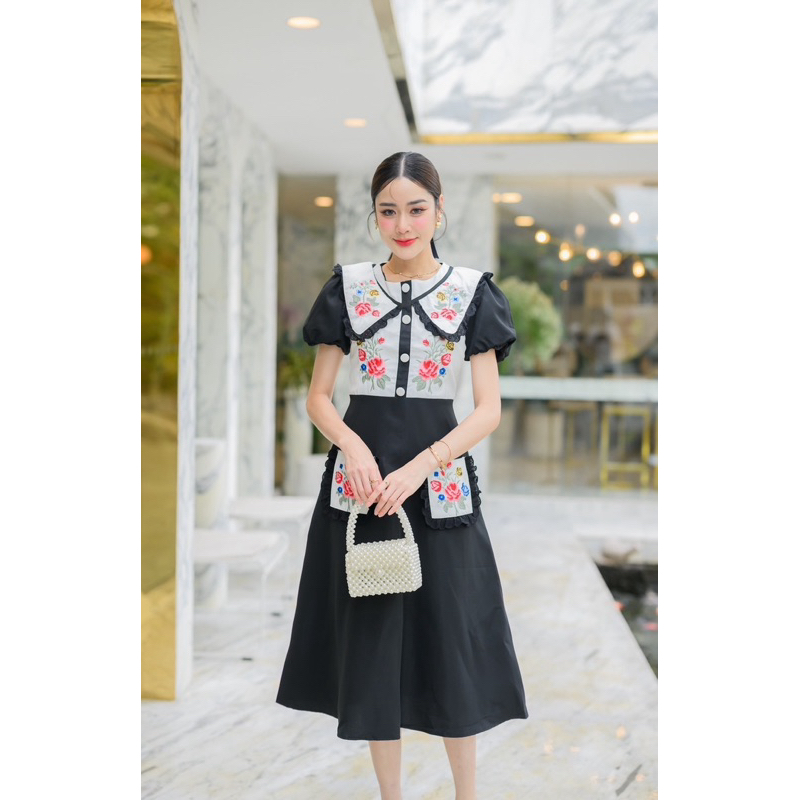 (m) เดรสยาว คอปกปัก ปักทั้งชุด สวยมาก เดรสสีดำ งานป้าย queen