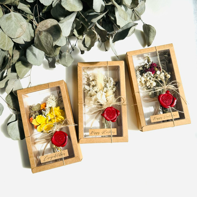 𝓁𝒾𝓁𝒾 กล่องช่อดอกไม้แห้ง ของขวัญ ของขวัญปัจฉิม flowers box with waxseal