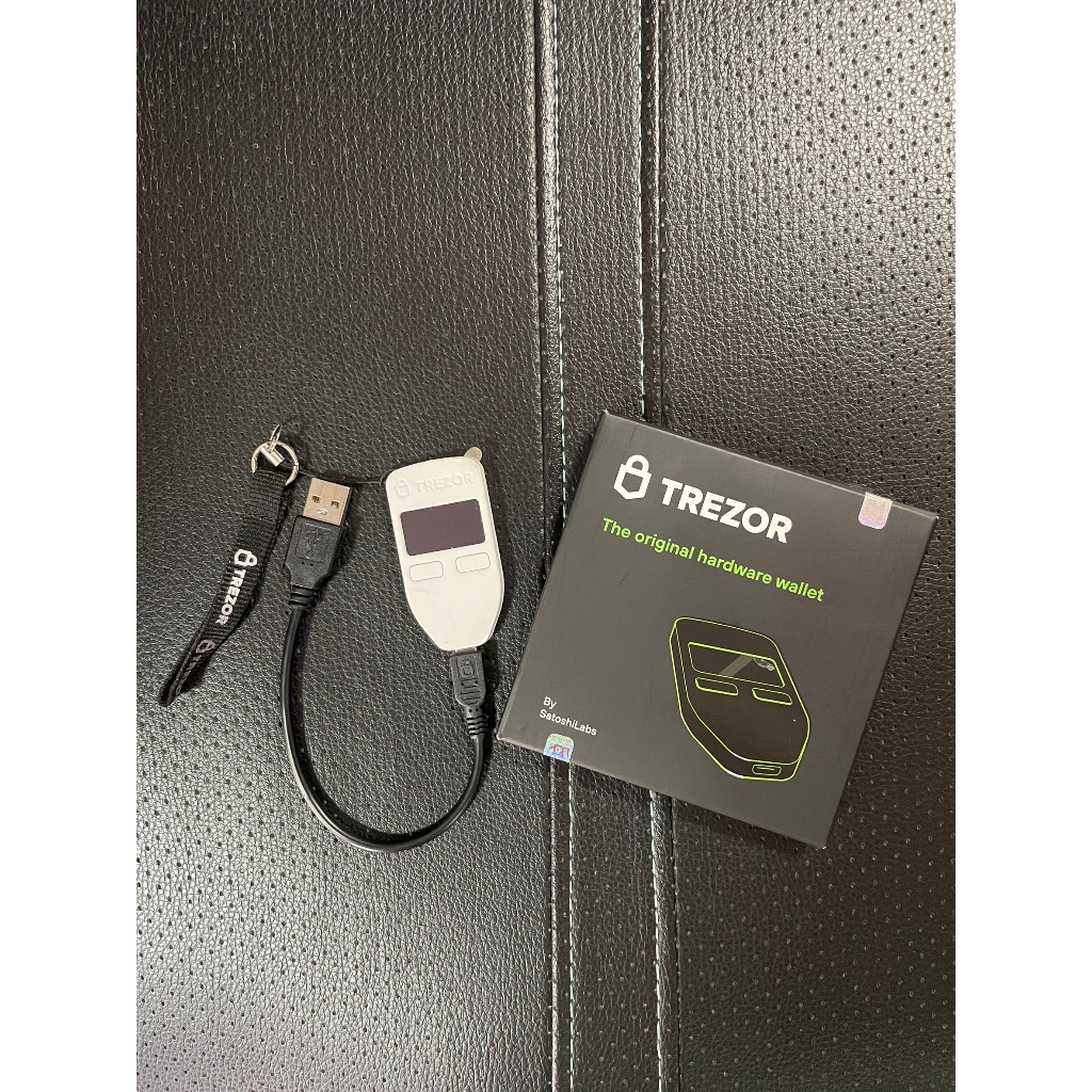 Hardware Wallet Trezor Model One มือสองสภาพเหมือนใหม่ ของแท้จาก Official อุปกรณ์ครบ ยกกล่อง พร้อมส่ง